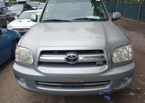 2005 Toyota Sequoia Sr5 V8 z USA, uszkodzony, nr VIN 5TDBT44A05S234640